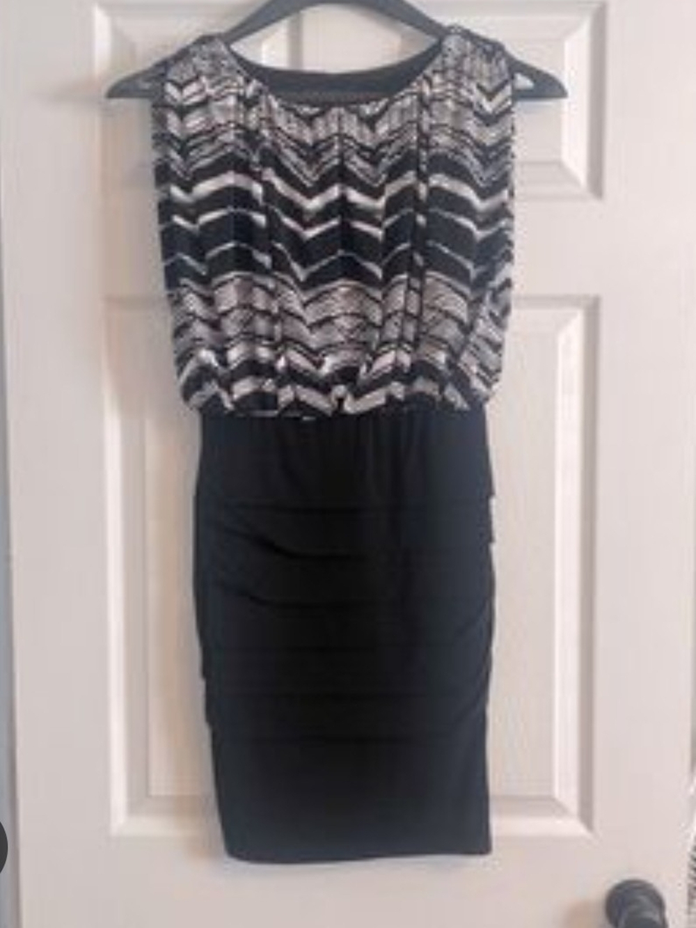 Valerie Bertinelli Black & White Chevron Blouson Midi Dress